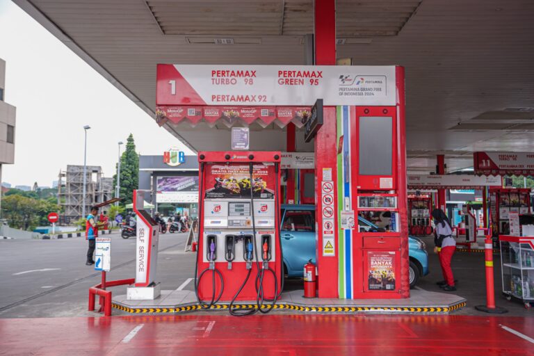 Pertamina Tambah Pasokan BBM dan Perpanjang Jam SPBU